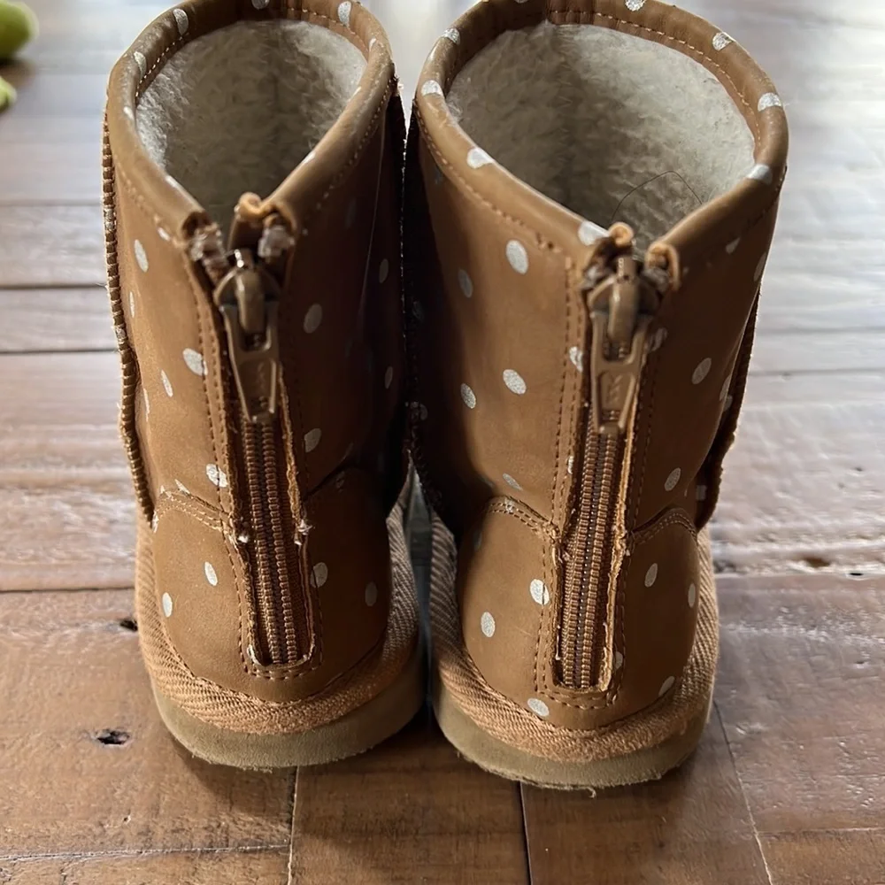 GAP tan silver